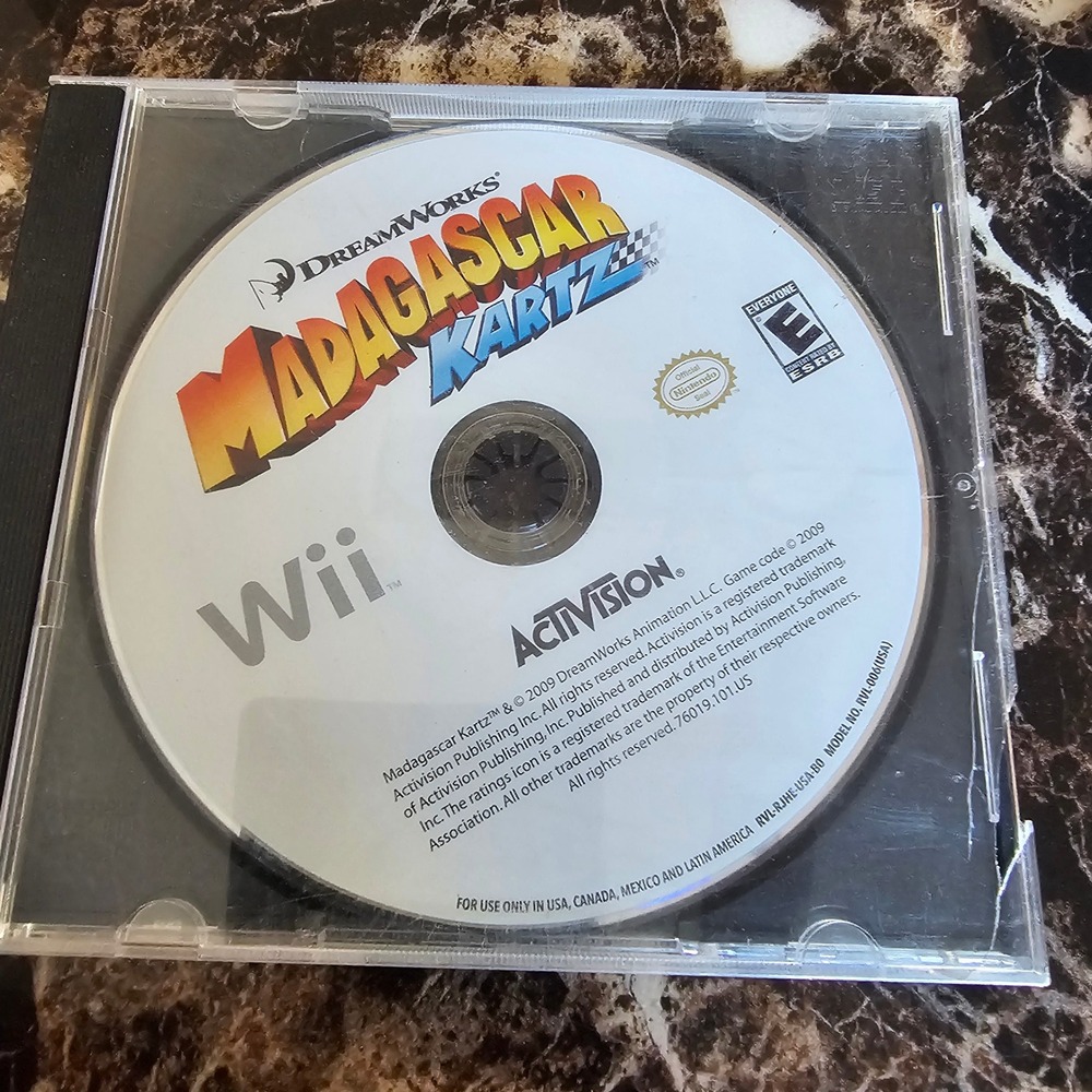 Madagascar Kartz Nintendo Wii Video Game Disc Activision DreamWorks RVL-RJHE-USA